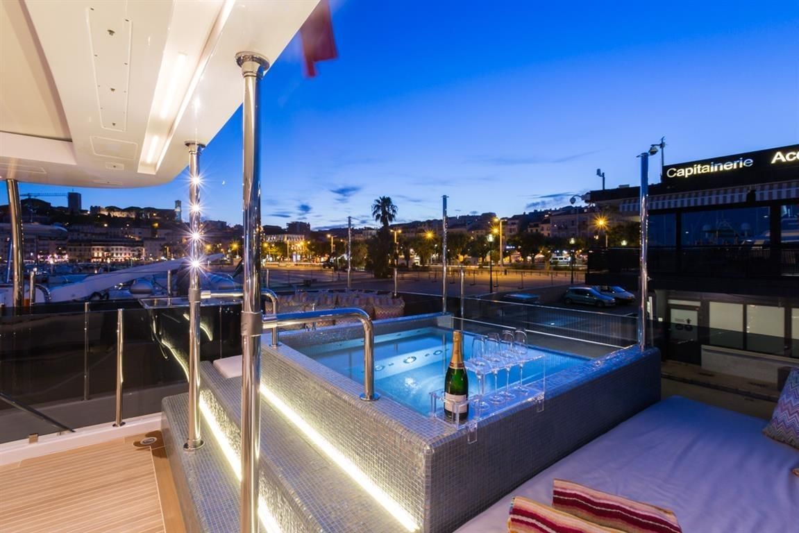 2014 Benetti 92 