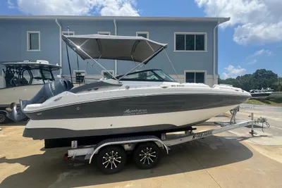Hurricane SunDeck 2200 OB
