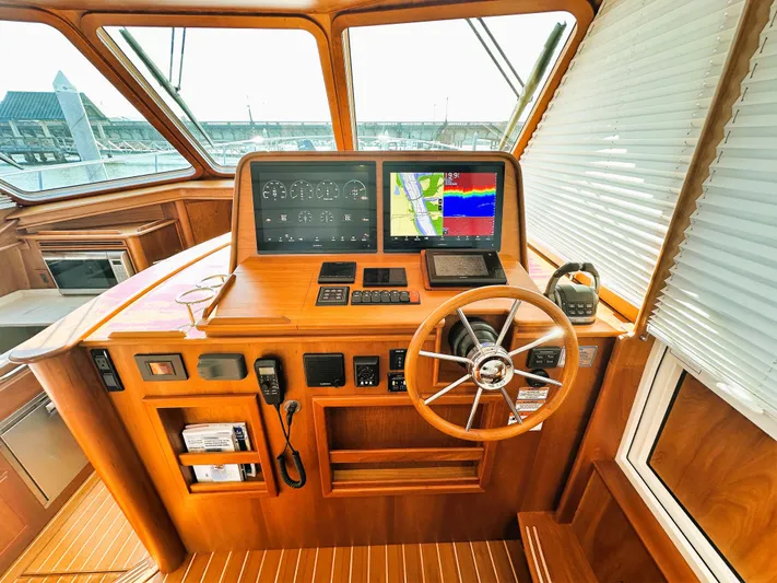 Vita Brevis Yacht Photos Pics Helm Station
