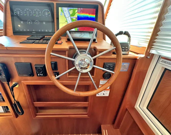 Vita Brevis Yacht Photos Pics Helm Station
