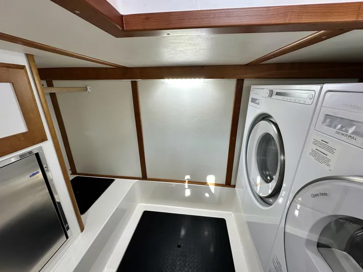 Vita Brevis Yacht Photos Pics Utility Room