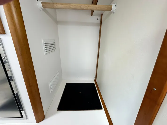 Vita Brevis Yacht Photos Pics Utility Room