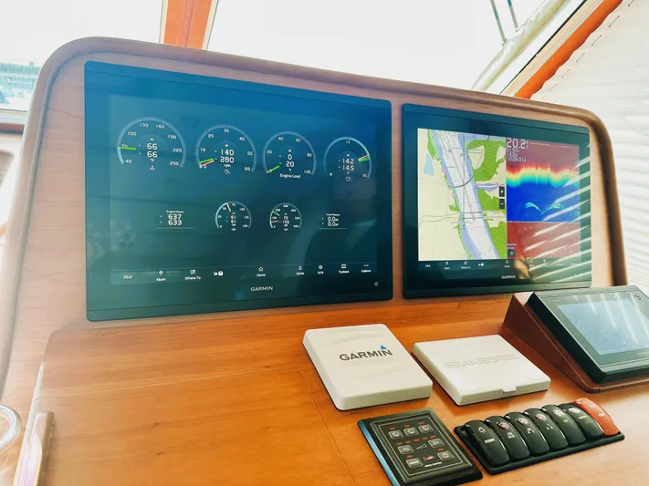 Vita Brevis Yacht Photos Pics Helm Station