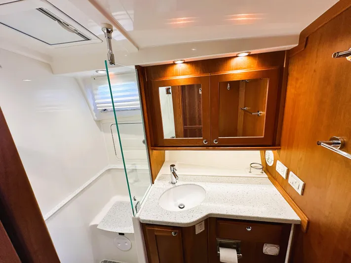 Vita Brevis Yacht Photos Pics Master head