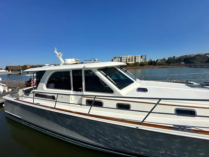 Vita Brevis Yacht Photos Pics 2020 Sabre 45 Salon Express