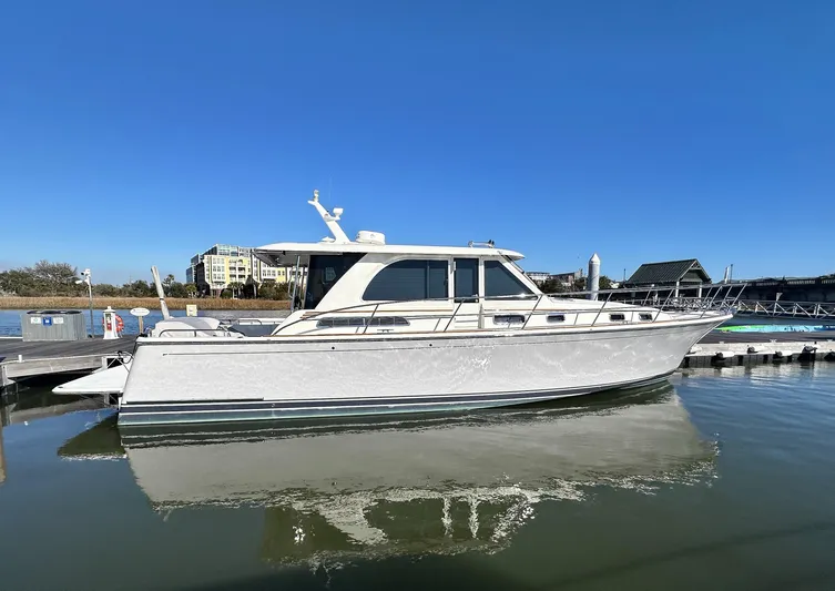 Vita Brevis Yacht Photos Pics 2020 Sabre 45 Salon Express
