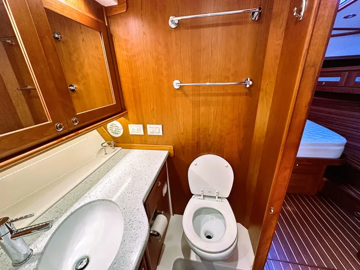 Vita Brevis Yacht Photos Pics Master head