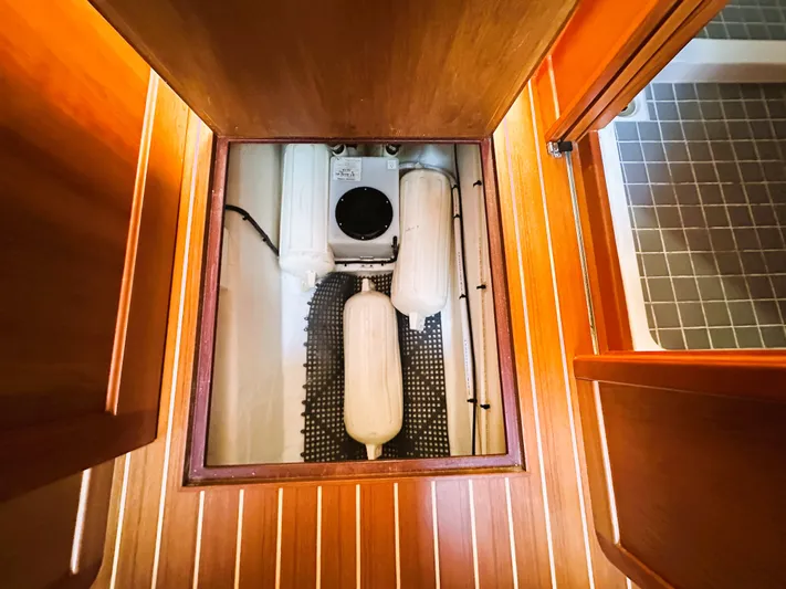 Vita Brevis Yacht Photos Pics 