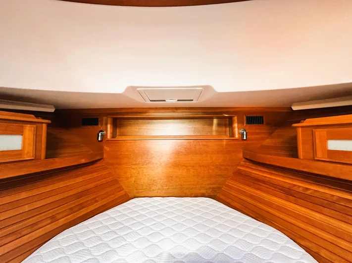 Vita Brevis Yacht Photos Pics Master Stateroom - Forward