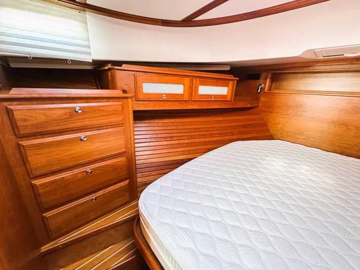 Vita Brevis Yacht Photos Pics Master Stateroom - Forward