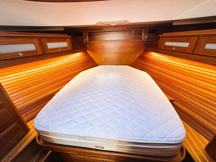 Vita Brevis Yacht Photos Pics Master Stateroom - Forward