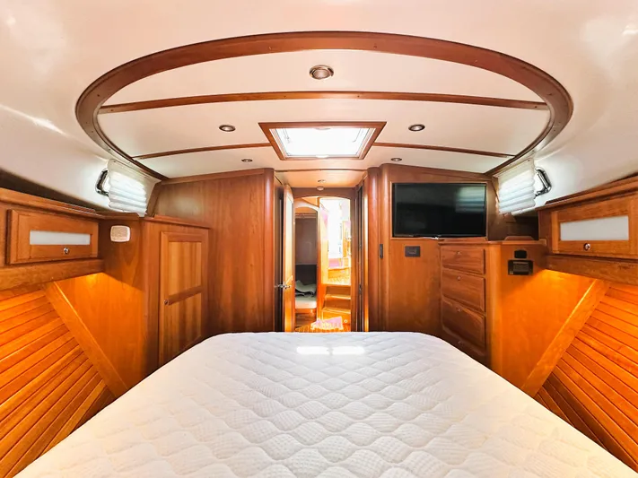 Vita Brevis Yacht Photos Pics Master Stateroom - Forward