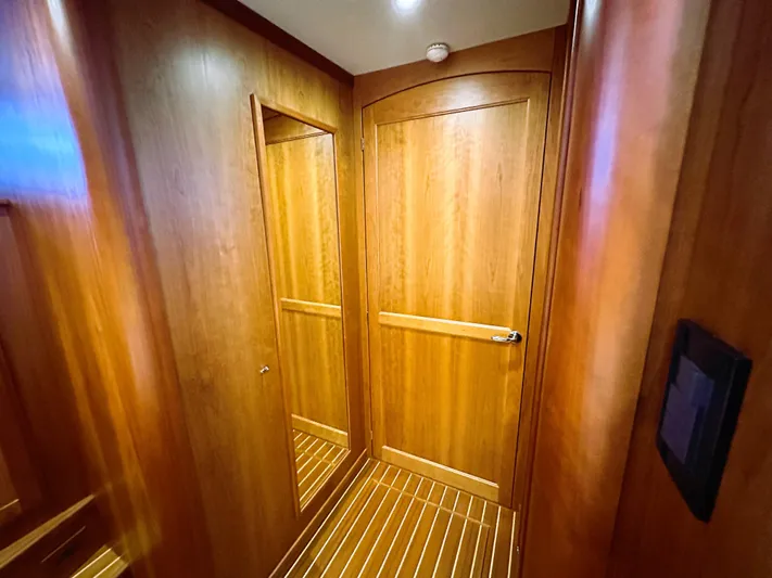 Vita Brevis Yacht Photos Pics Master Stateroom - Forward