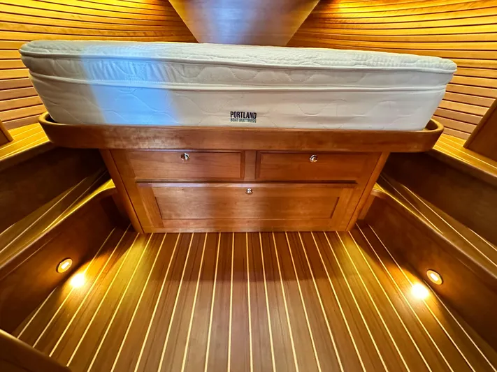 Vita Brevis Yacht Photos Pics Master Stateroom - Forward