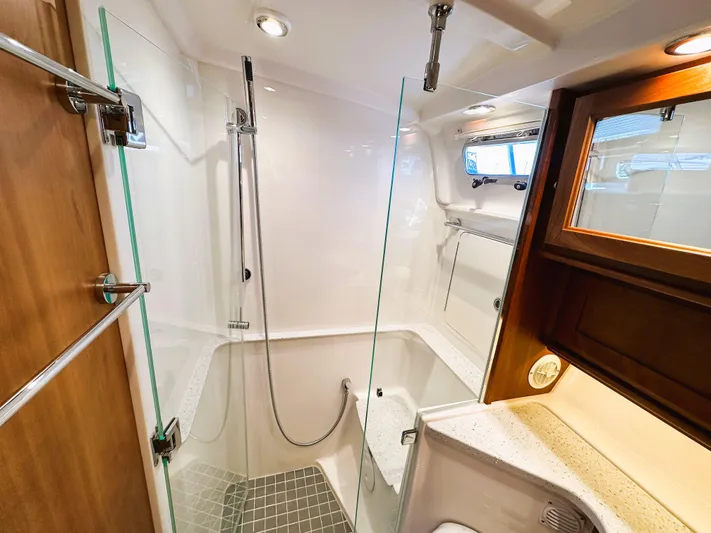 Vita Brevis Yacht Photos Pics Guest head