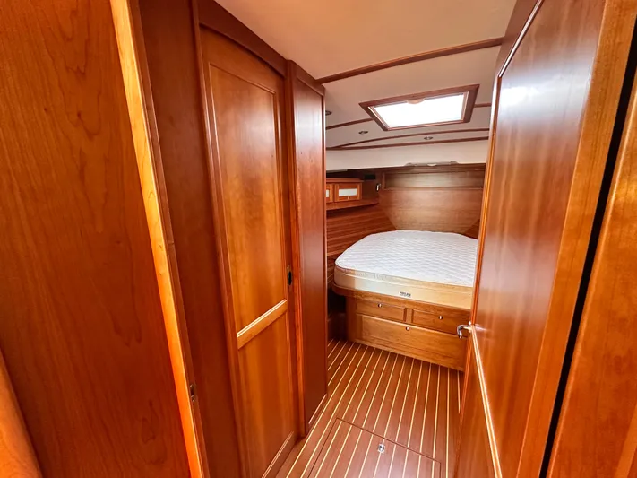 Vita Brevis Yacht Photos Pics Master Stateroom - Forward