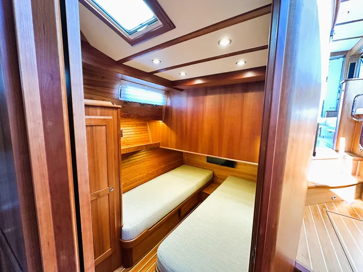 Vita Brevis Yacht Photos Pics Guest Stateroom