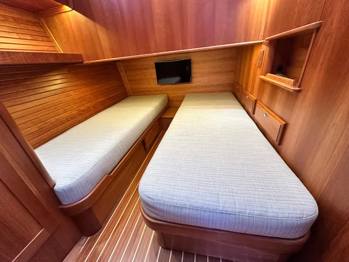 Vita Brevis Yacht Photos Pics Guest Stateroom
