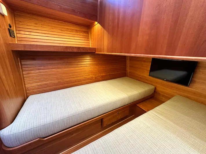 Vita Brevis Yacht Photos Pics Guest Stateroom