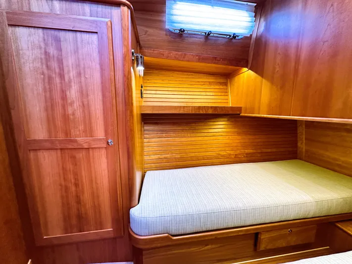 Vita Brevis Yacht Photos Pics Guest Stateroom