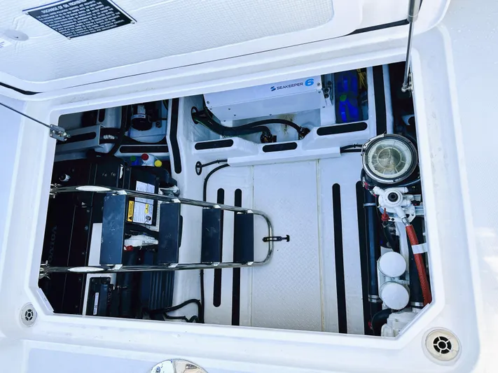 Vita Brevis Yacht Photos Pics Cockpit Engine Access