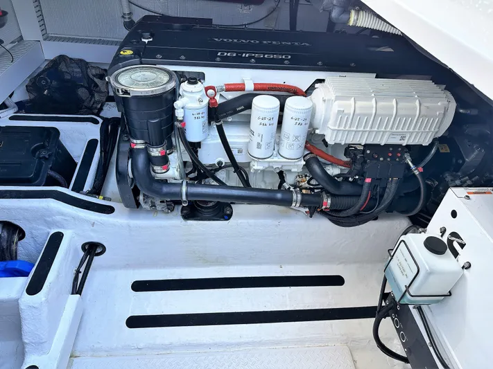 Vita Brevis Yacht Photos Pics Cockpit Engine Access