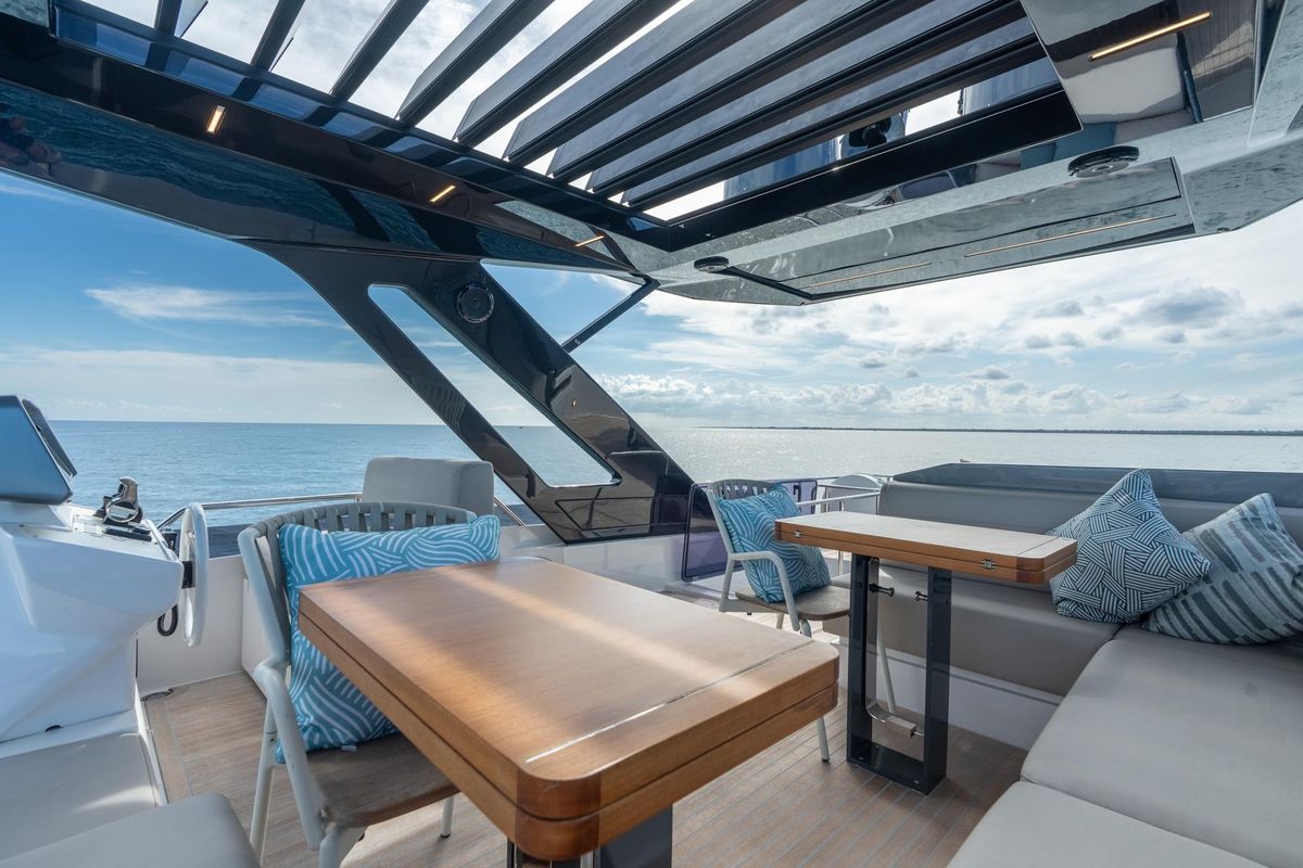 2023 Ferretti Yachts 72 