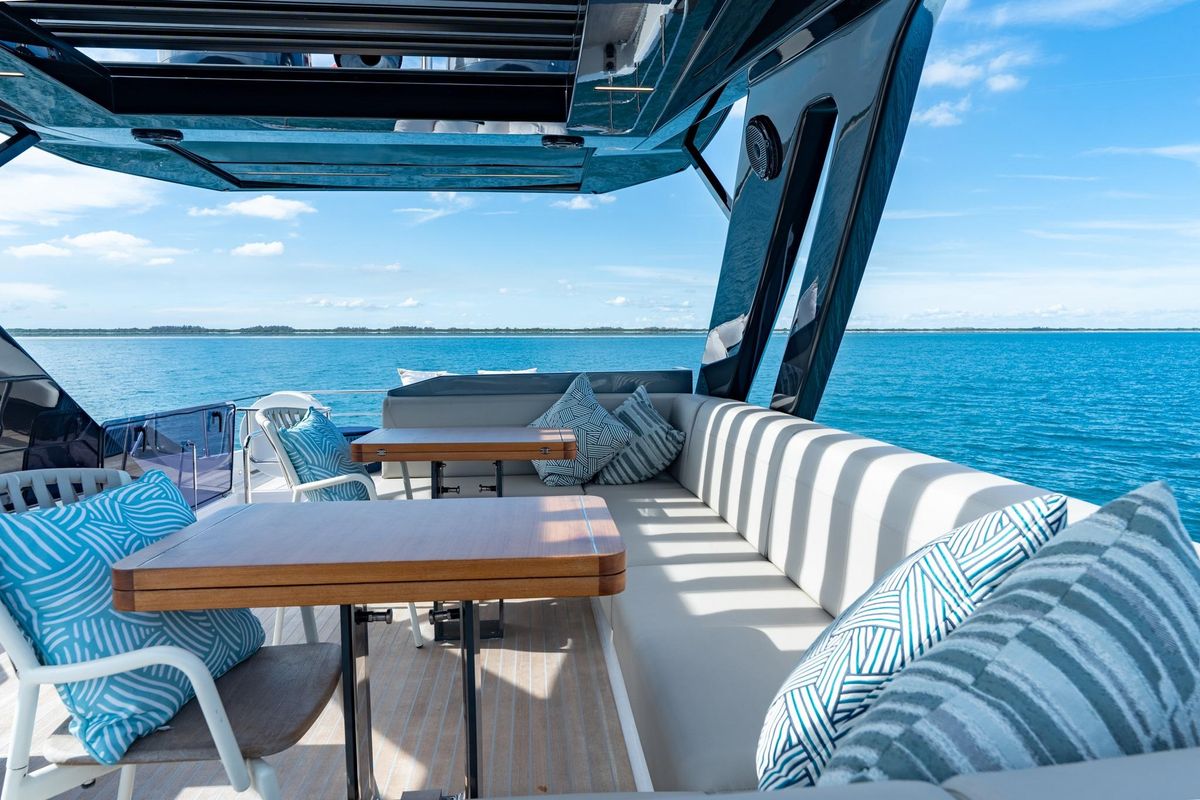 2023 Ferretti Yachts 72 