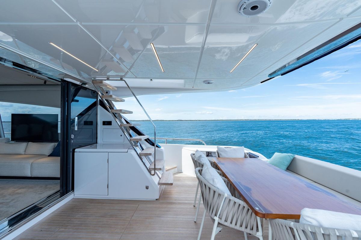 2023 Ferretti Yachts 72 