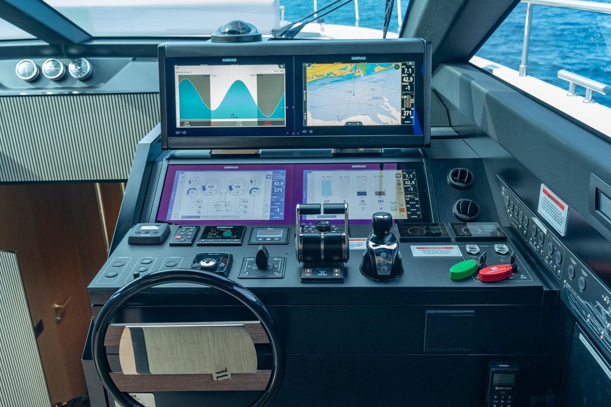 2023 Ferretti Yachts 72 