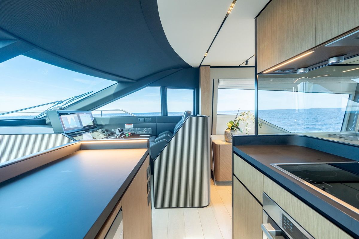 2023 Ferretti Yachts 72 