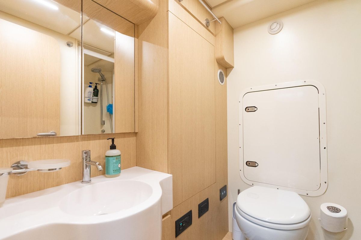 2023 Ferretti Yachts 72 