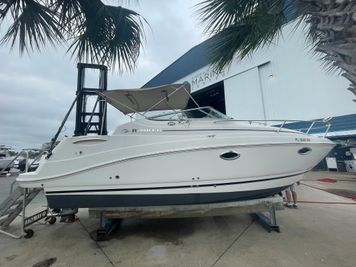 Rinker 260 Express Cruiser