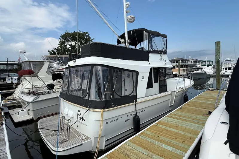 Fin Yacht Photos Pics Beneteau Swift Trawler 34