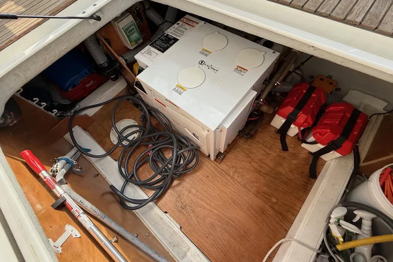 Fin Yacht Photos Pics Beneteau Swift Trawler 34