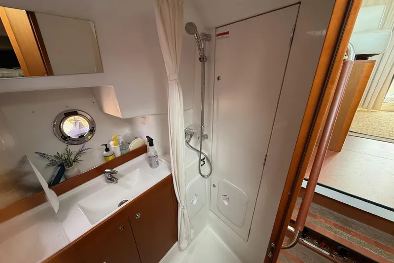 Fin Yacht Photos Pics Beneteau Swift Trawler 34