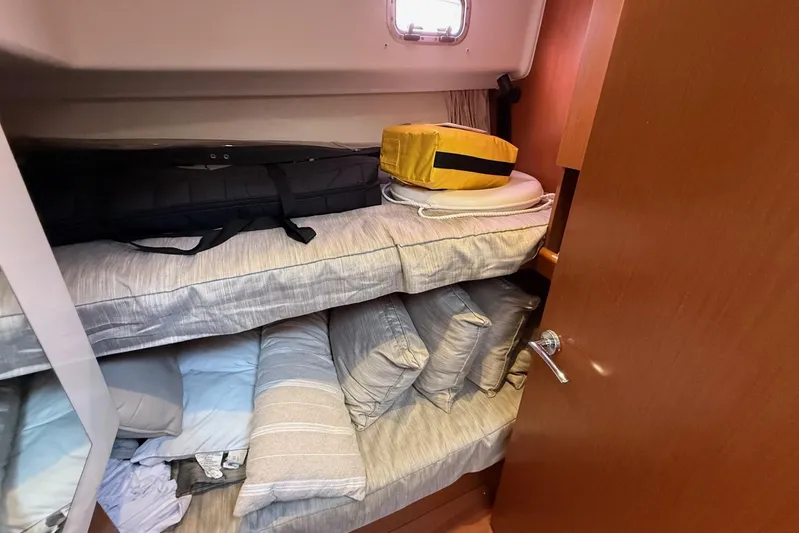 Fin Yacht Photos Pics Beneteau Swift Trawler 34