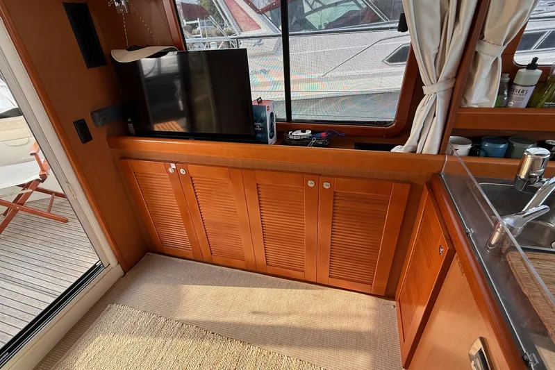 Fin Yacht Photos Pics Beneteau Swift Trawler 34