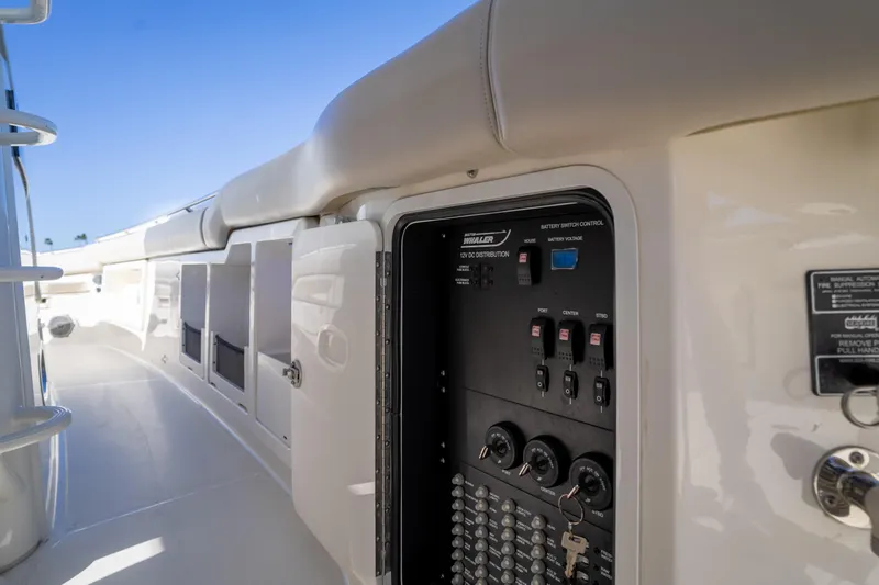 Robin Ann Yacht Photos Pics 