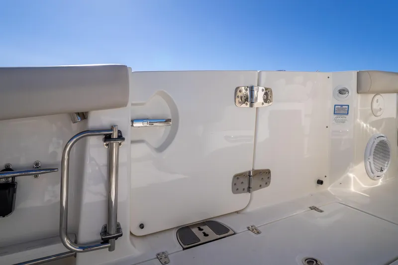 Robin Ann Yacht Photos Pics 