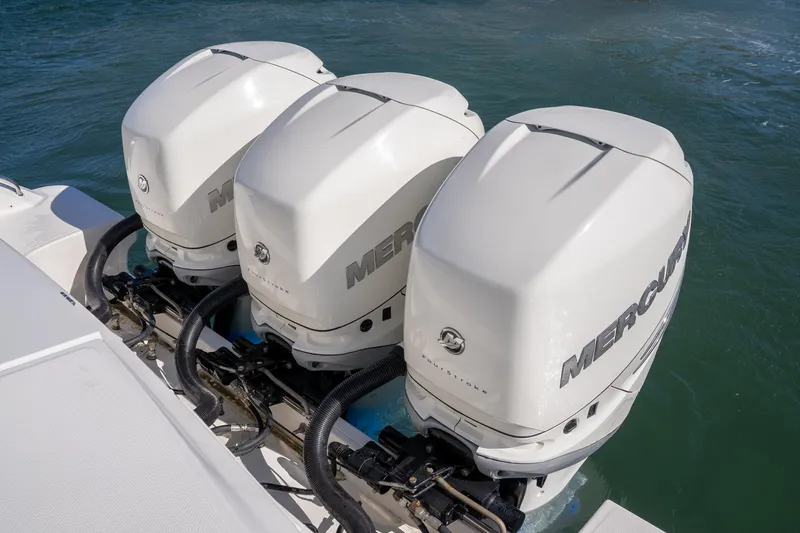 Robin Ann Yacht Photos Pics Triple Mercury outboard engines on a 2018 Boston Whaler 380 Outrage boat.