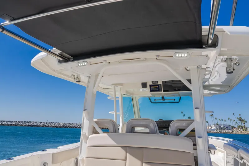 Robin Ann Yacht Photos Pics 2018 Boston Whaler 380 Outrage boat interior with ocean view and seating.