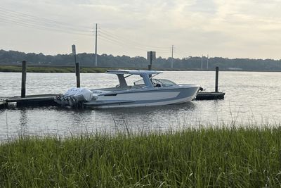 Aviara AV36 Outboard