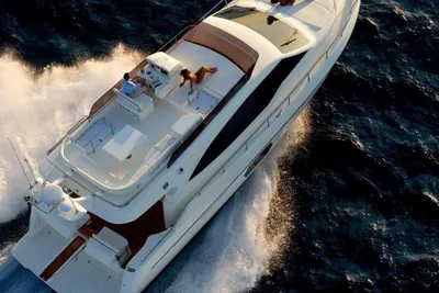 2011 Ferretti Yachts Ferretti 530