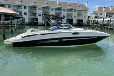 Sea Ray 260 Sundeck
