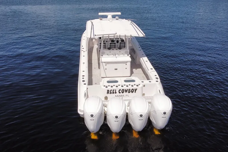  Yacht Photos Pics 2020 HCB 42 Siesta boat with four engines on calm water.