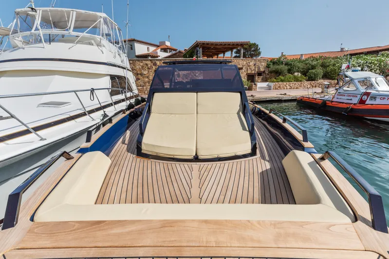  Yacht Photos Pics Seanfinity T4 2021 yacht with sleek design and spacious deck at marina.