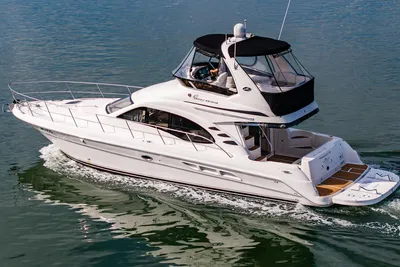 Sea Ray 455 Sedan Bridge