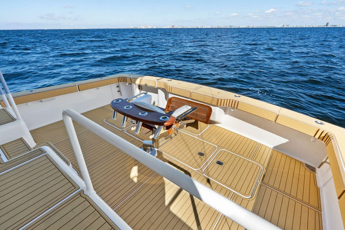 2002 Viking 65 