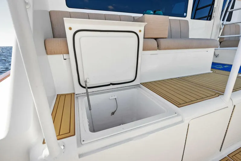 Cajun Queen Yacht Photos Pics 2002 Viking 65 Convertible 'Cajun Queen'